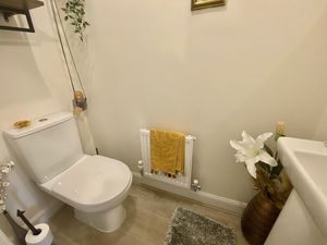 Guest WC- click for photo gallery